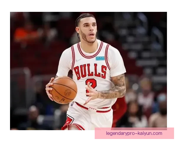 足球巨星荣誉赛季数据分析显示其表现稳健，继续引领全球球员榜单。